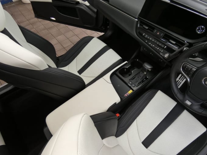 2025 Lexus Es