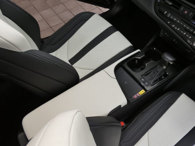 2025 Lexus Es