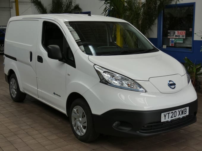 2025 Nissan E-nv200