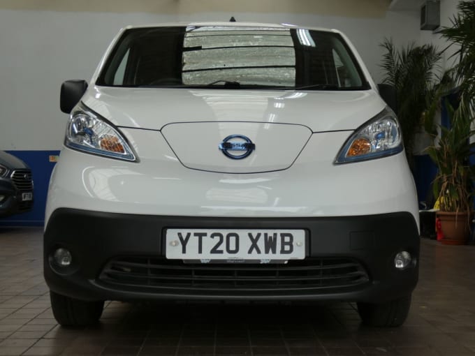 2025 Nissan E-nv200