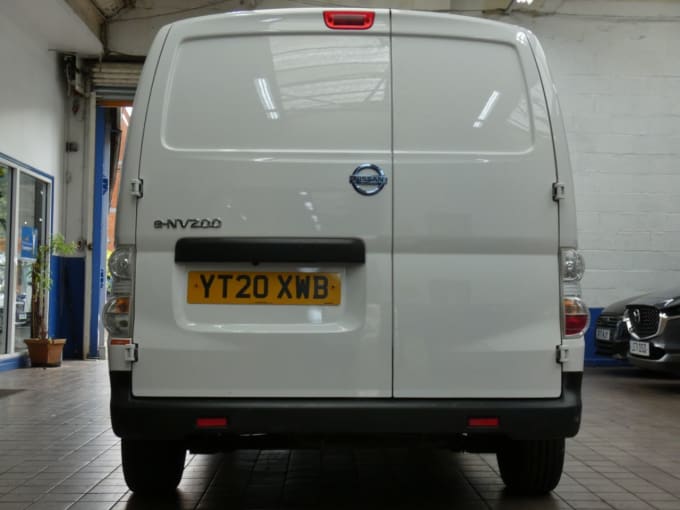 2025 Nissan E-nv200