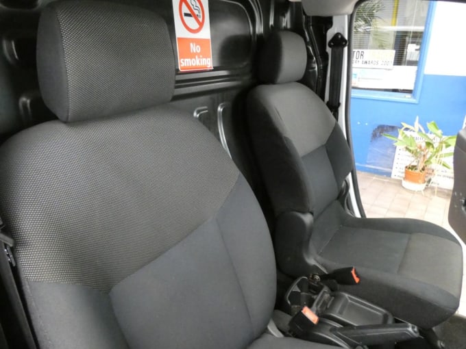 2025 Nissan E-nv200