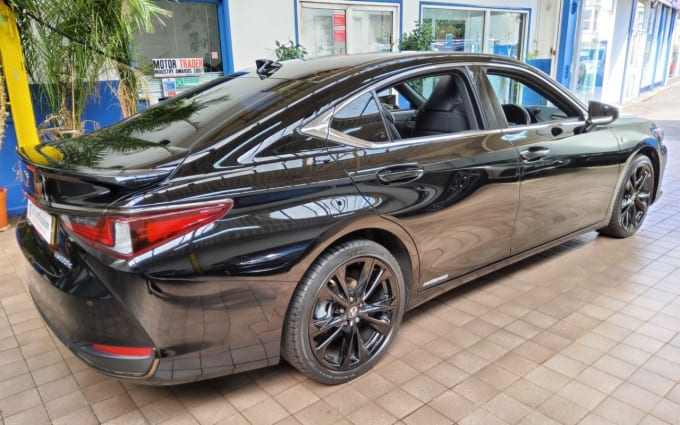 2025 Lexus Es