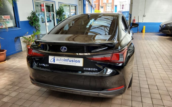 2025 Lexus Es