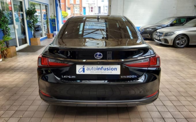 2025 Lexus Es