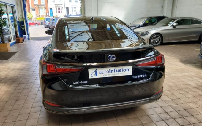 2025 Lexus Es