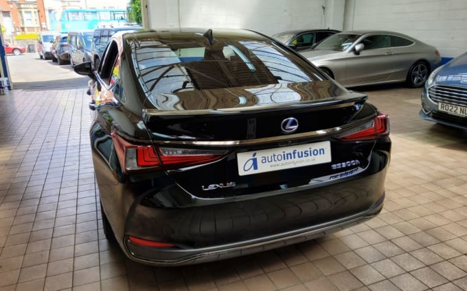 2025 Lexus Es