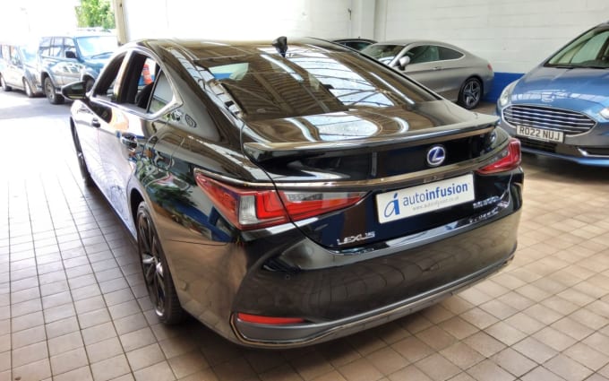 2025 Lexus Es