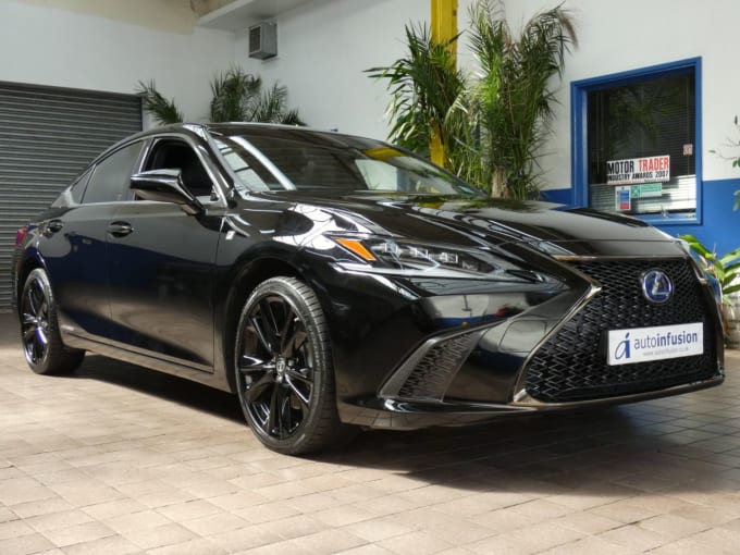 2025 Lexus Es