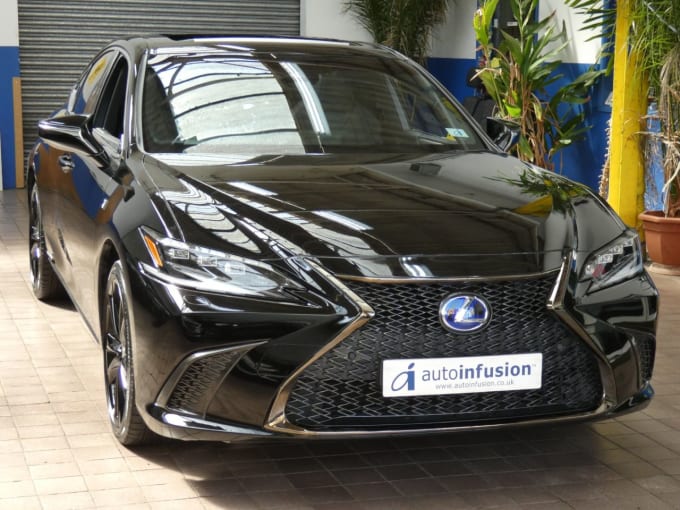 2025 Lexus Es