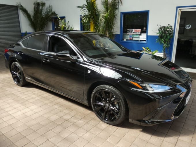 2025 Lexus Es
