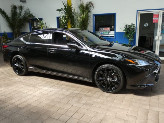 2025 Lexus Es