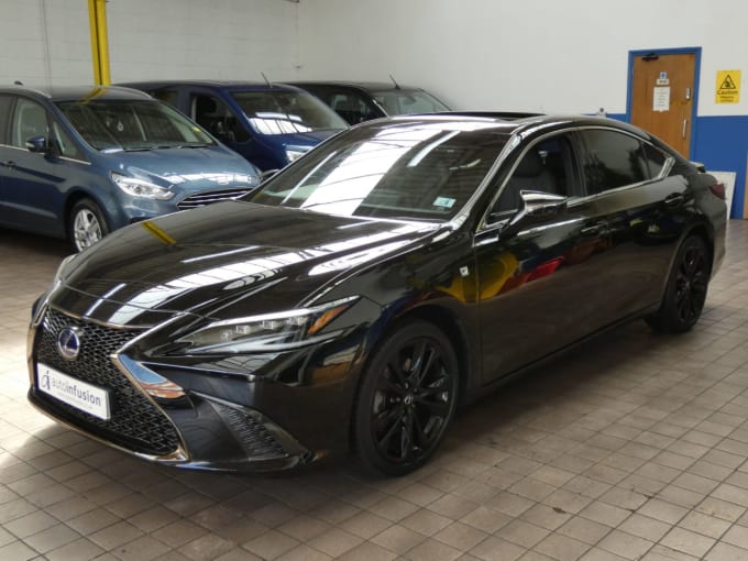 2025 Lexus Es