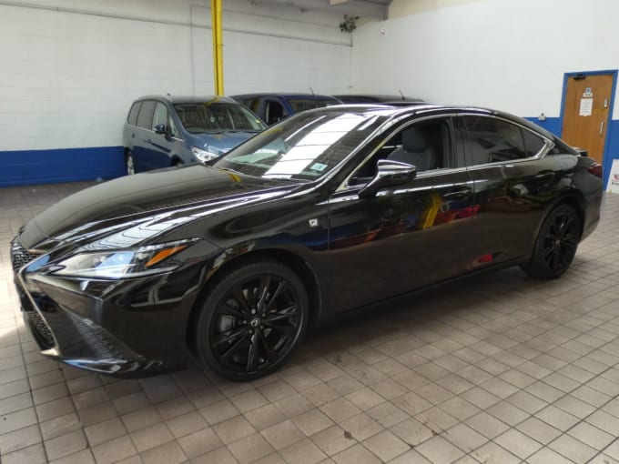 2025 Lexus Es