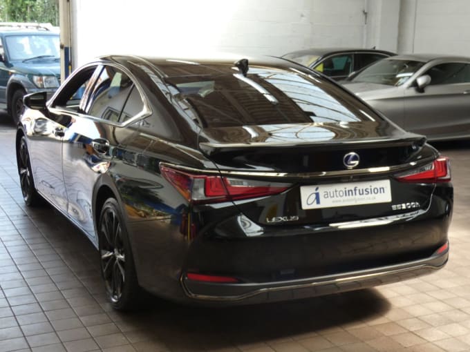 2025 Lexus Es