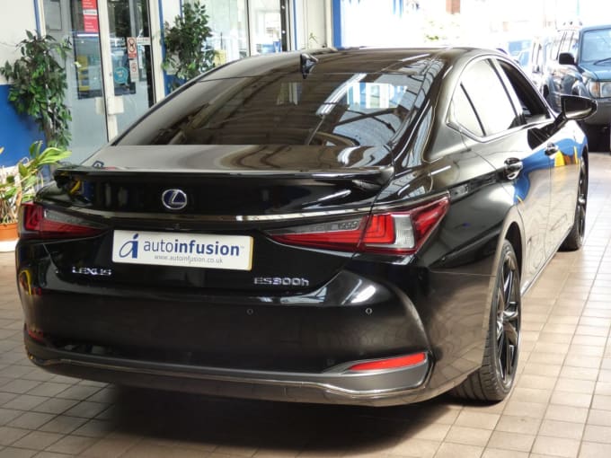 2025 Lexus Es