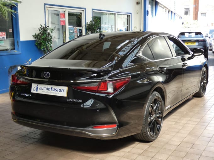 2025 Lexus Es