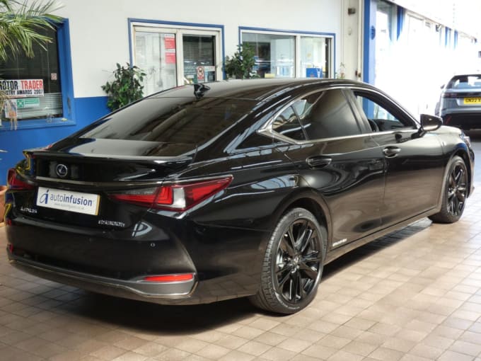 2025 Lexus Es