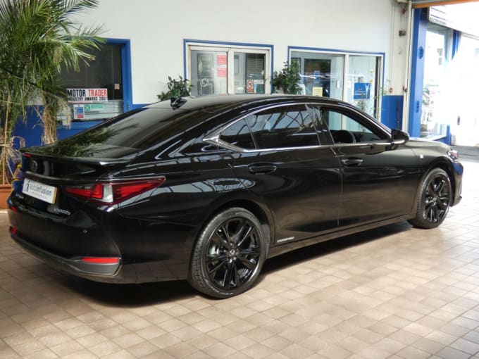 2025 Lexus Es