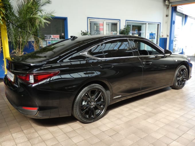 2025 Lexus Es