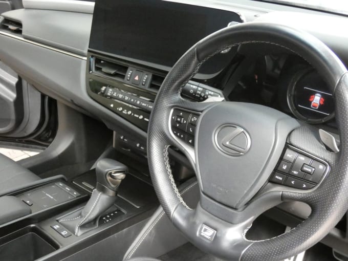 2025 Lexus Es