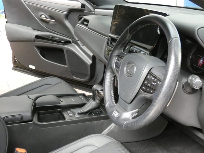 2025 Lexus Es