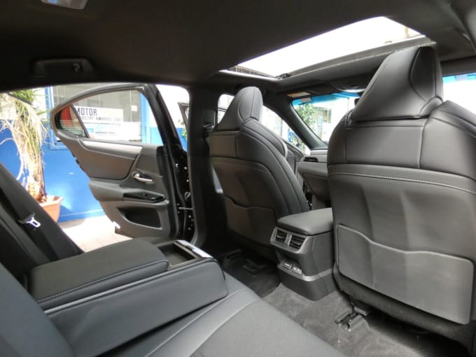 2025 Lexus Es