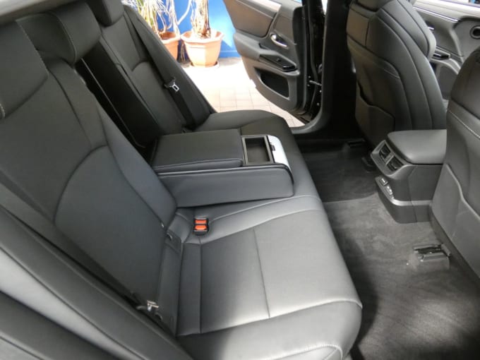 2025 Lexus Es