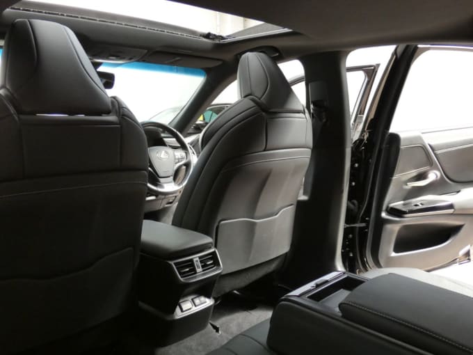 2025 Lexus Es