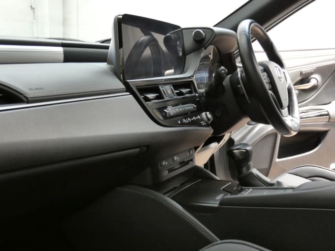 2025 Lexus Es