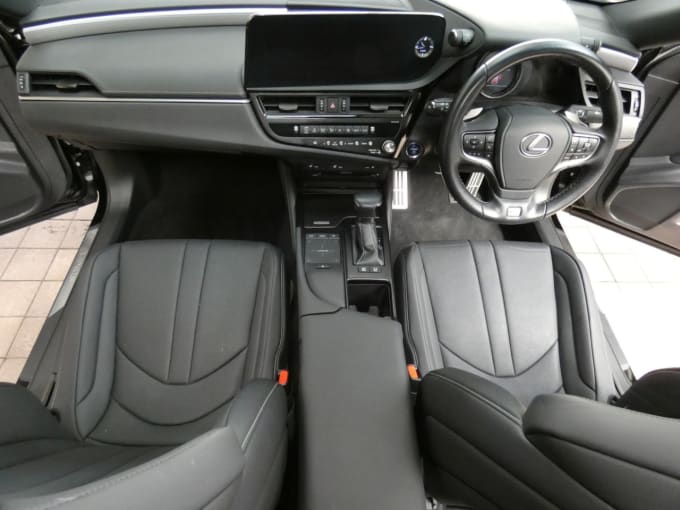 2025 Lexus Es
