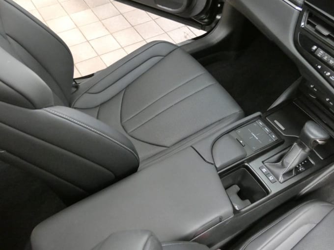 2025 Lexus Es