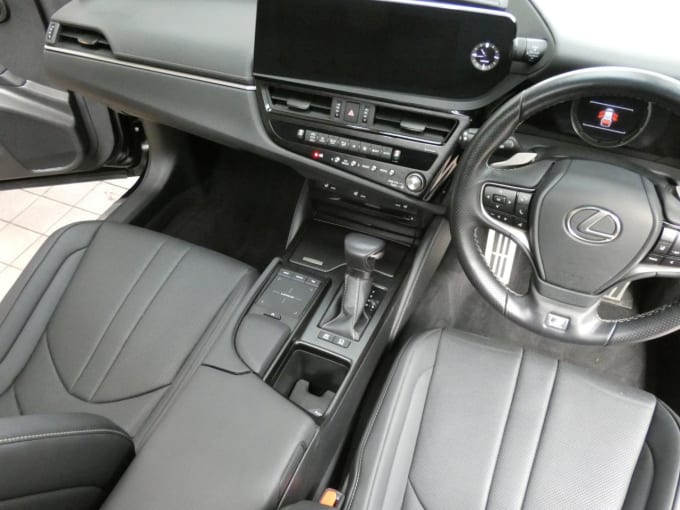 2025 Lexus Es
