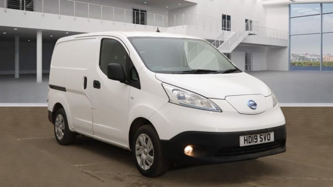 2025 Nissan E-nv200