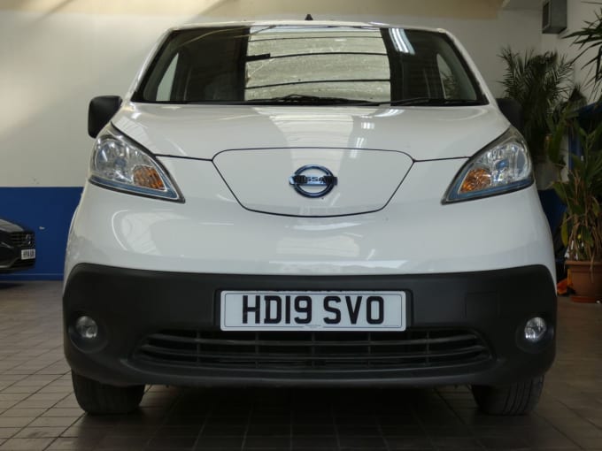 2025 Nissan E-nv200