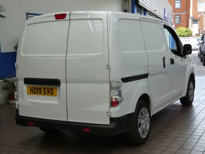 2025 Nissan E-nv200