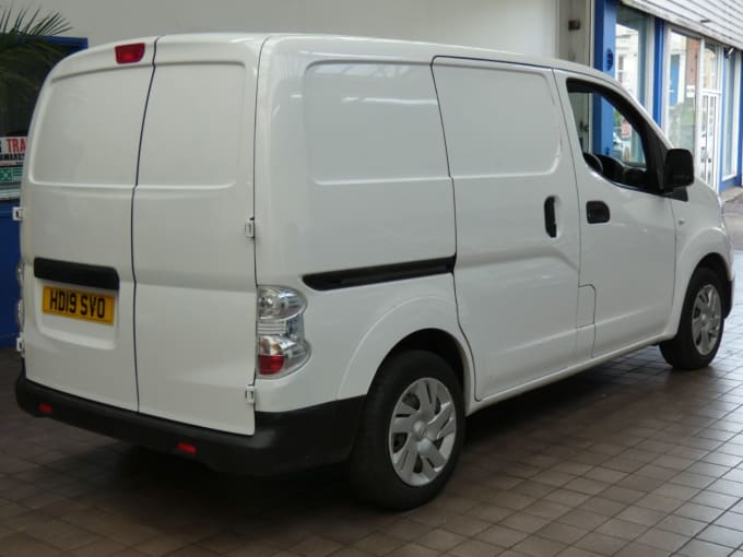 2025 Nissan E-nv200