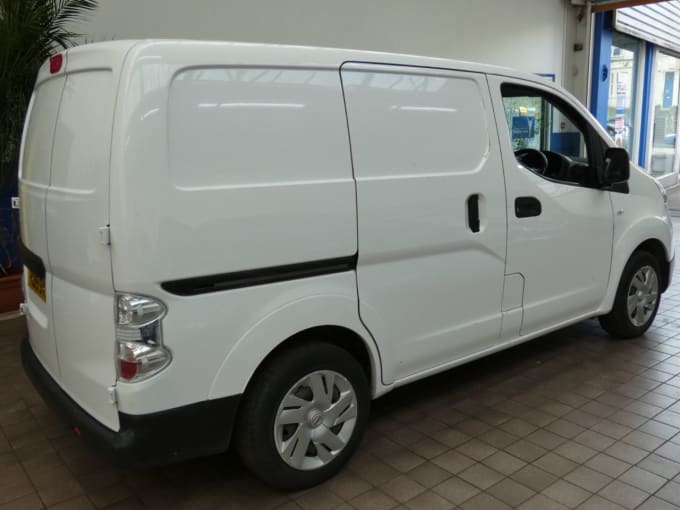 2025 Nissan E-nv200