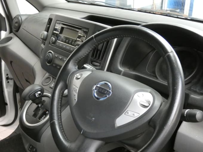 2025 Nissan E-nv200