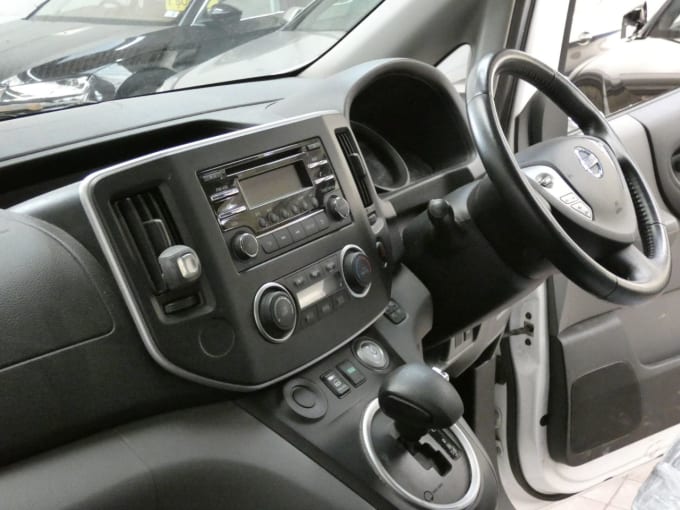 2025 Nissan E-nv200