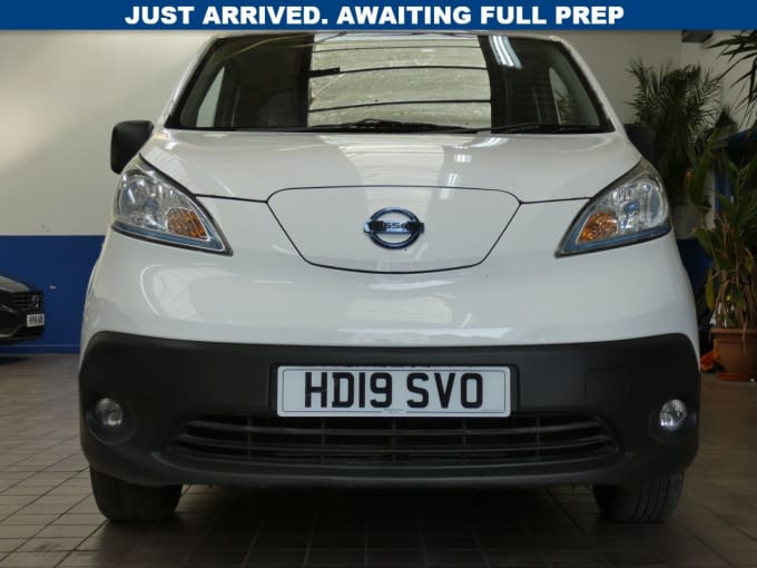 2025 Nissan E-nv200