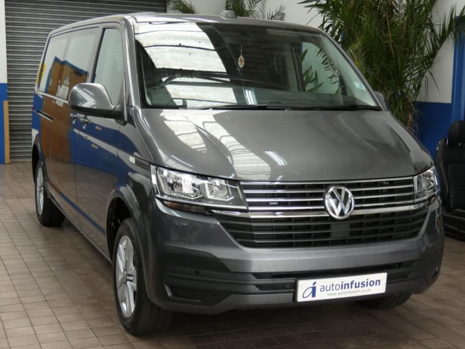 2025 Volkswagen Transporter Shuttle