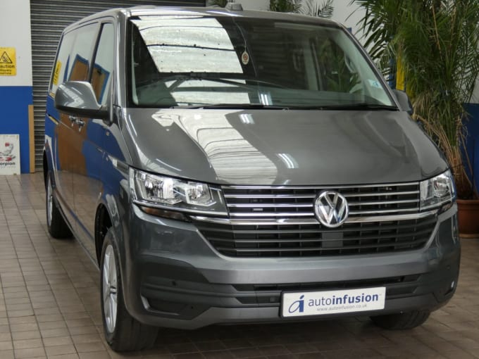 2025 Volkswagen Transporter Shuttle