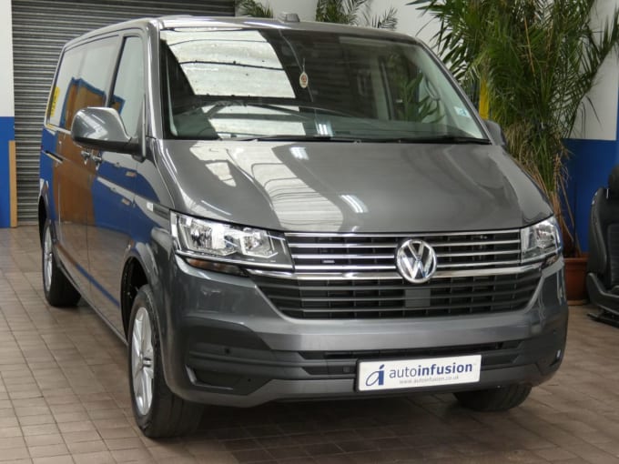 2025 Volkswagen Transporter Shuttle