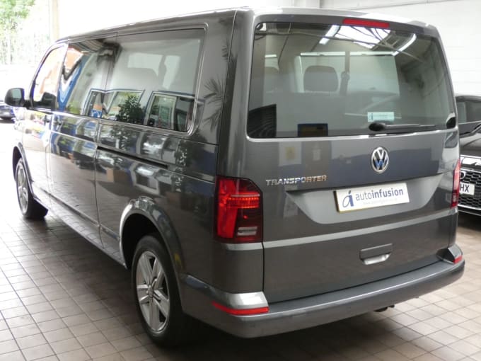 2025 Volkswagen Transporter Shuttle