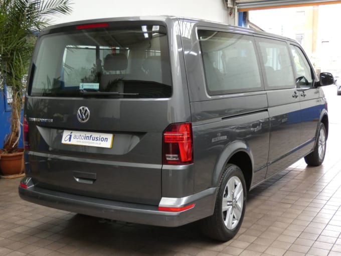 2025 Volkswagen Transporter Shuttle