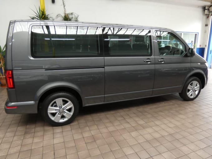 2025 Volkswagen Transporter Shuttle