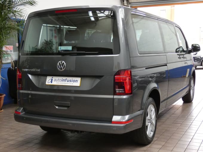 2025 Volkswagen Transporter Shuttle