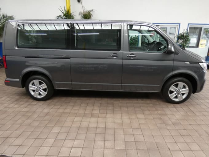 2025 Volkswagen Transporter Shuttle