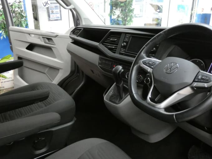 2025 Volkswagen Transporter Shuttle